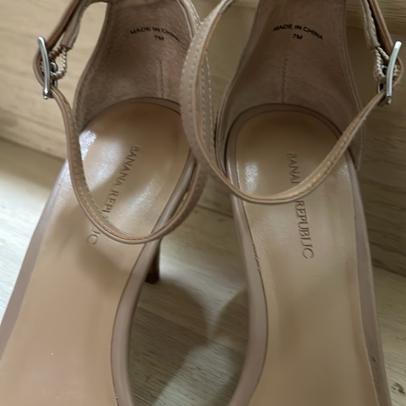 Banana republic scrappy sandals - Picture 4 of 4